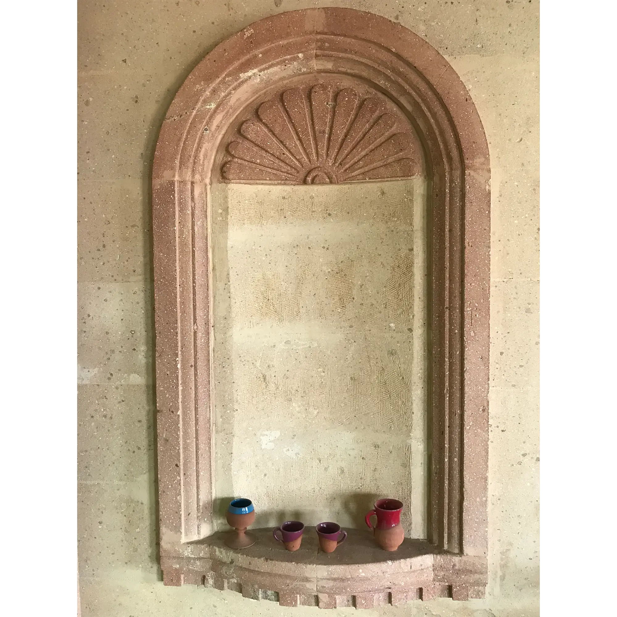 Çift Taraf Korniş Açılmış, Oval İşlemeli Taka